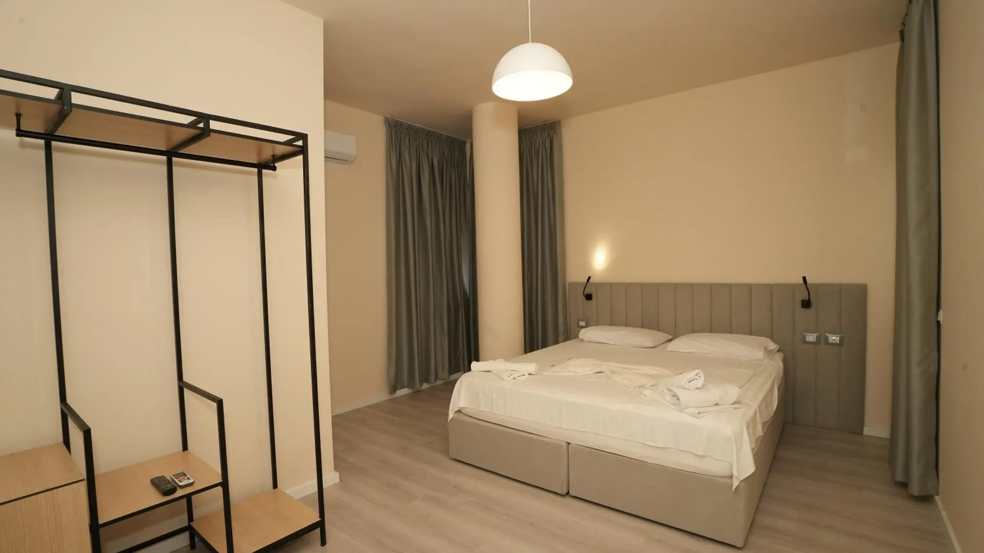 Sunset Hotel Škalngur