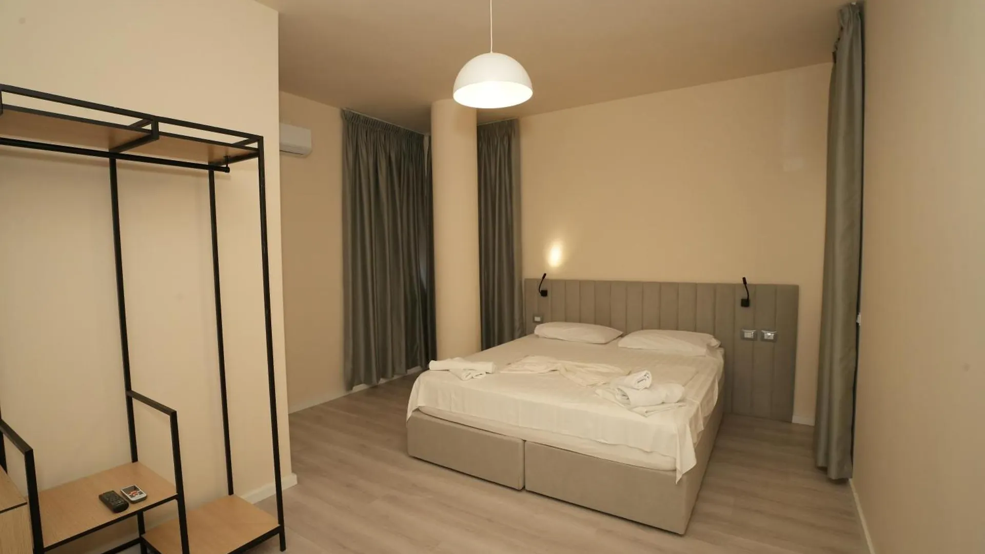 Sunset Hotel Škalngur 4*,  알바니아